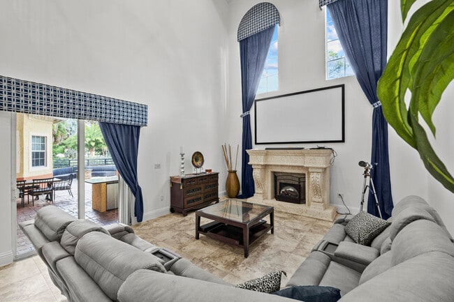 Building Photo - 14471 Paddock Dr