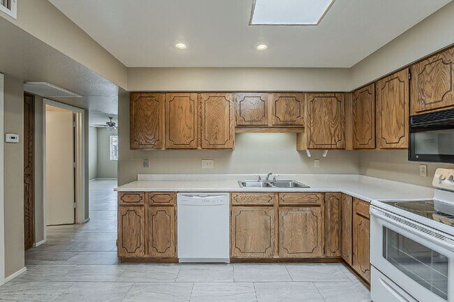 Building Photo - 4328 E Capri Ave