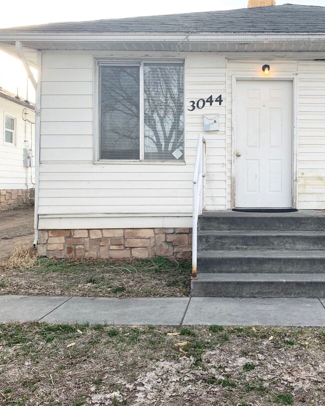 Building Photo - 3042-3044 S 8950 W