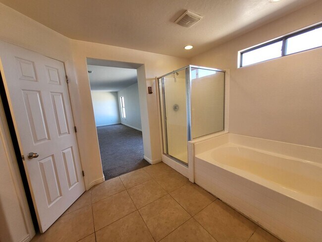 Building Photo - Affordable 5 Bedroom Living in Growing Maricopa