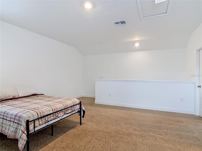 Building Photo - 792 Hyperion Dr