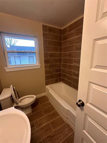 Building Photo - 1210 W Hall St