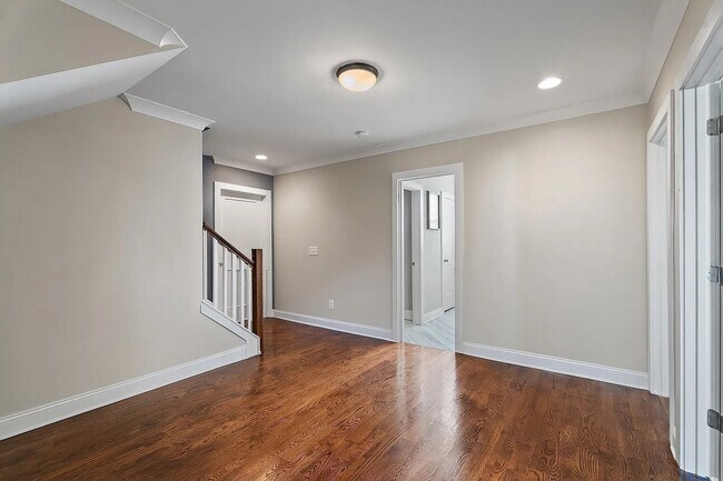 Building Photo - 1725 7th Ave N