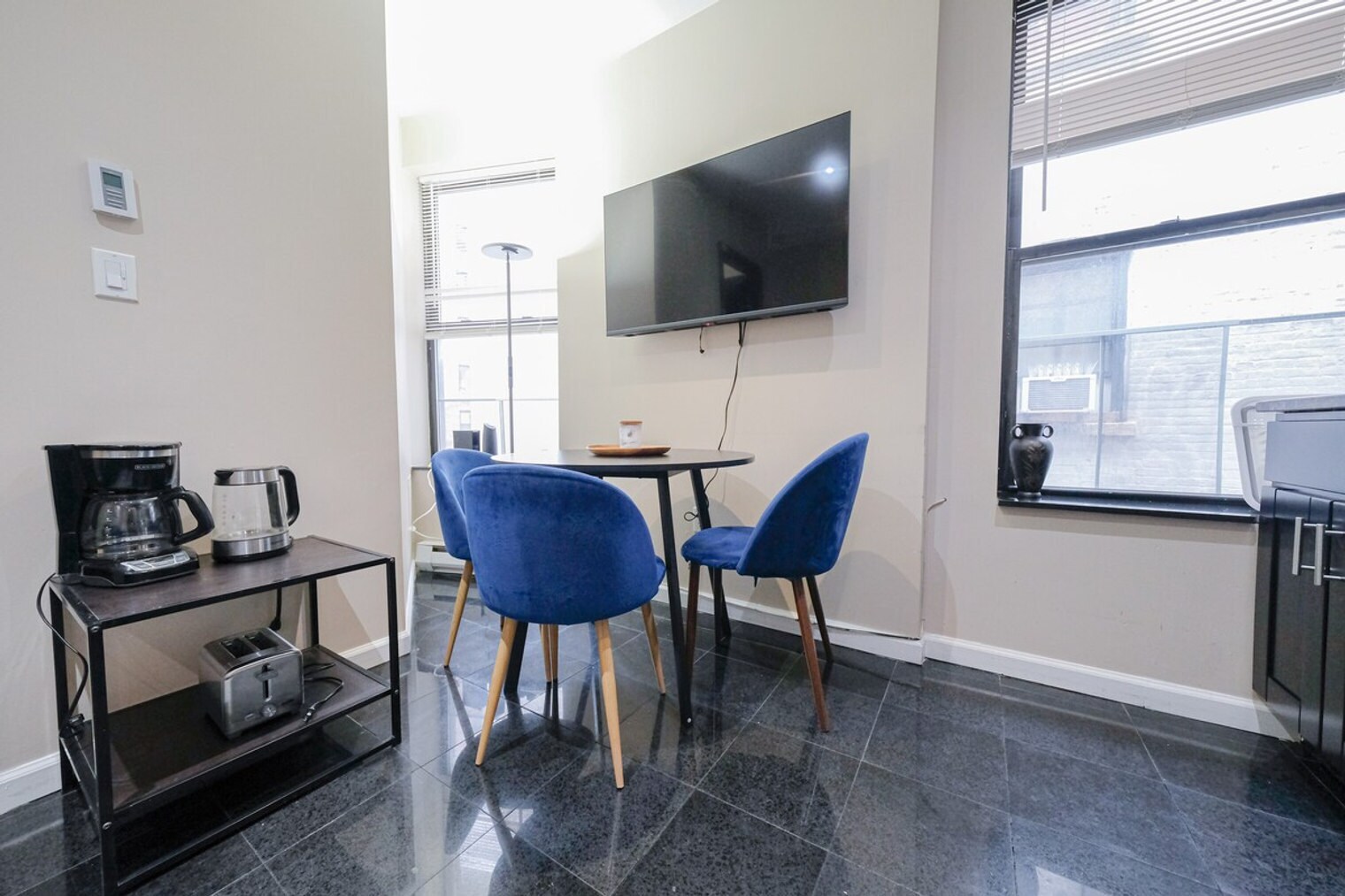 Building Photo - 5 W 101st St