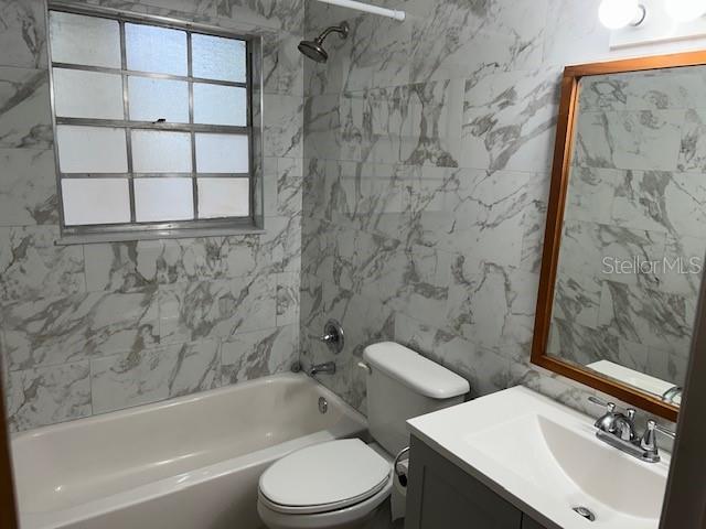 Building Photo - 6124 SW 11th Pl