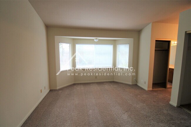 Building Photo - Nice 3bd/2ba House with 2 Car Garage near Bell & Rio Linda Blvd