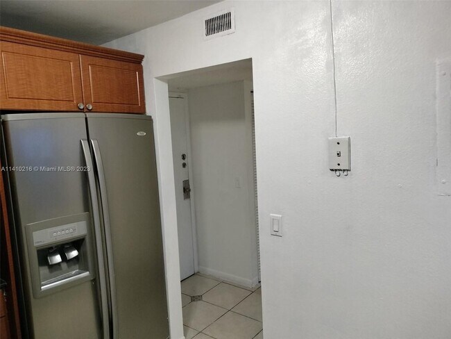 Building Photo - 13499 Biscayne Blvd