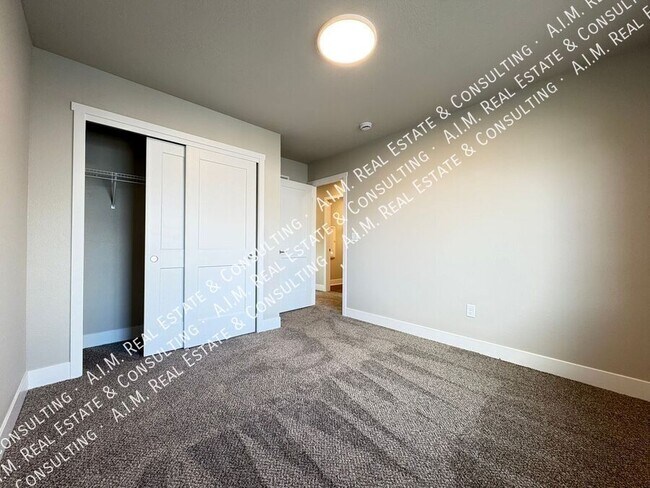 Building Photo - 284 Caspian Ct