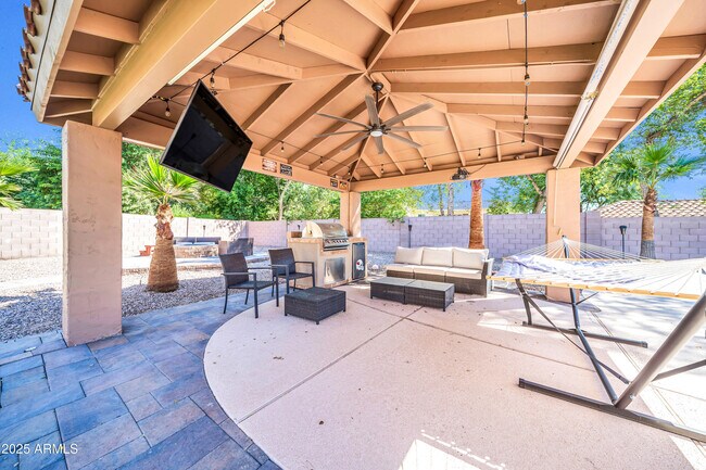Building Photo - 7149 W Avenida Del Sol