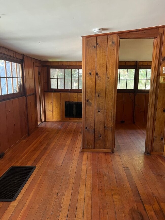 Building Photo - River Pines Home
