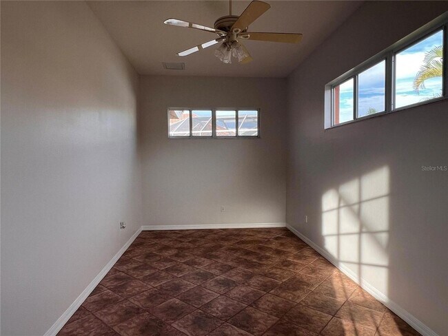 Building Photo - 7118 42nd Ct E