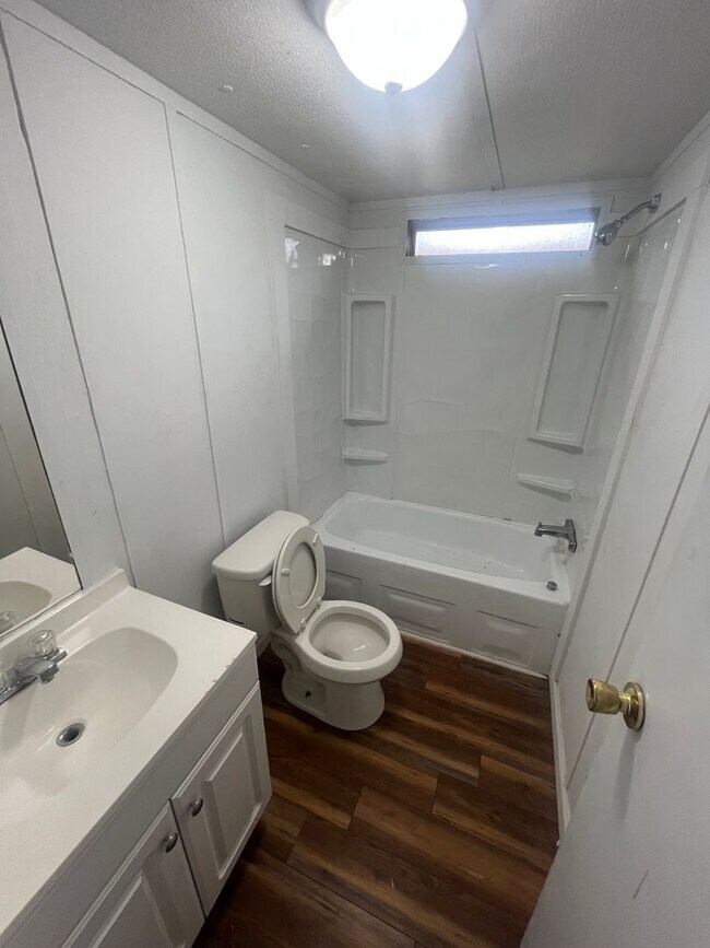 Building Photo - 2 Water Oak Ln