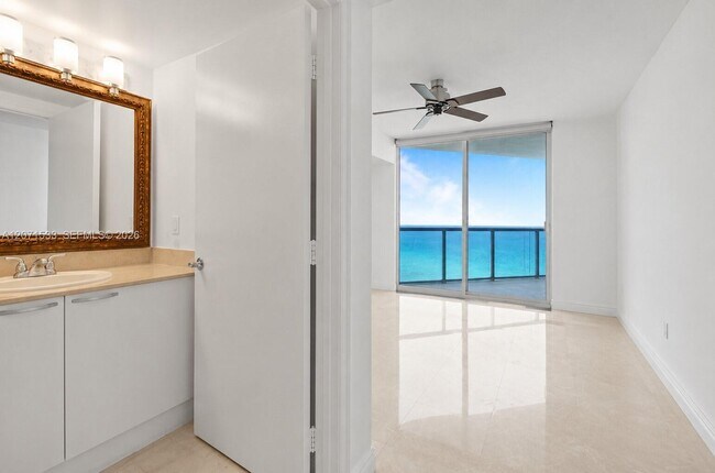 Building Photo - 16699 Collins Ave