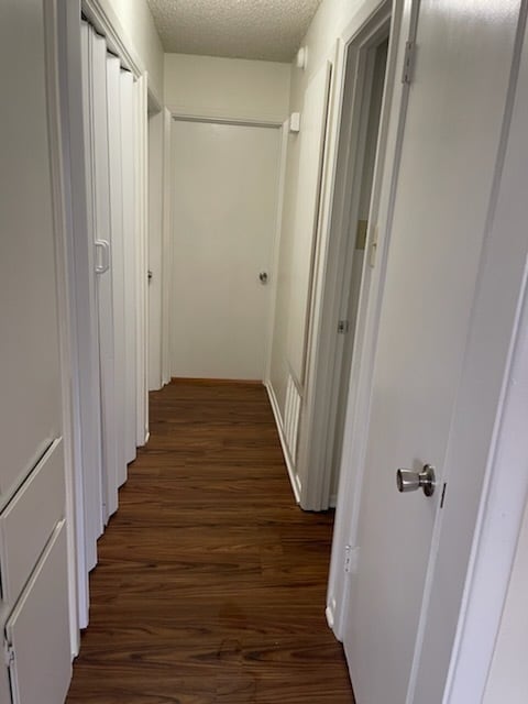 Building Photo - Available now. END 4PLEX TOWNHOME, 2 BR/1....