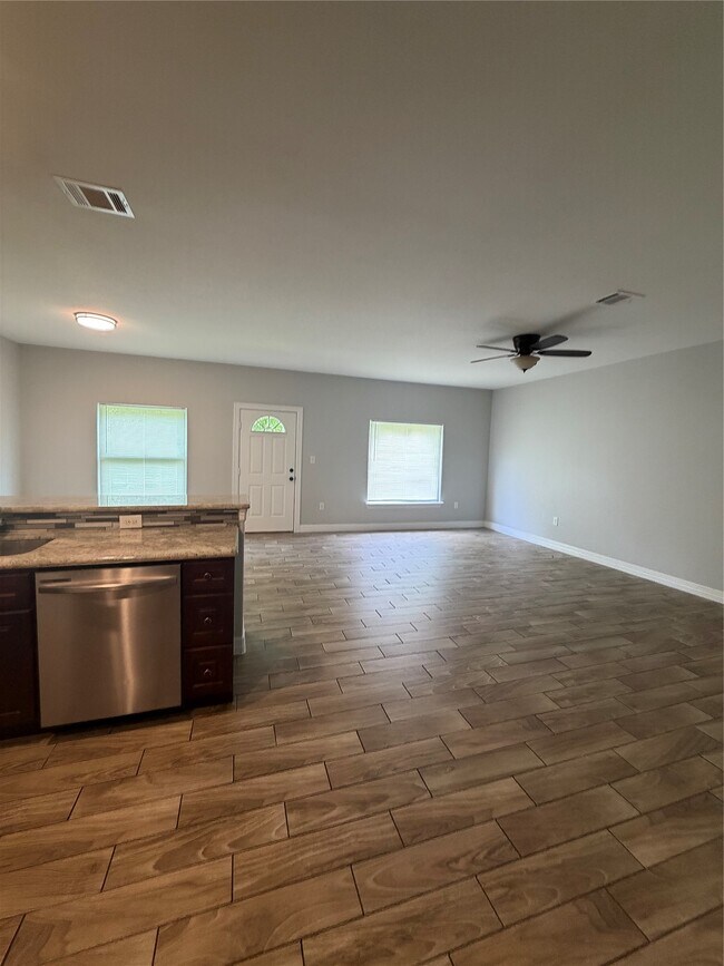 Building Photo - 8111 Sealey St
