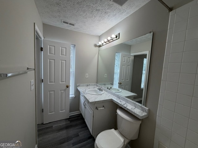 Building Photo - 5590 Hampton Ct