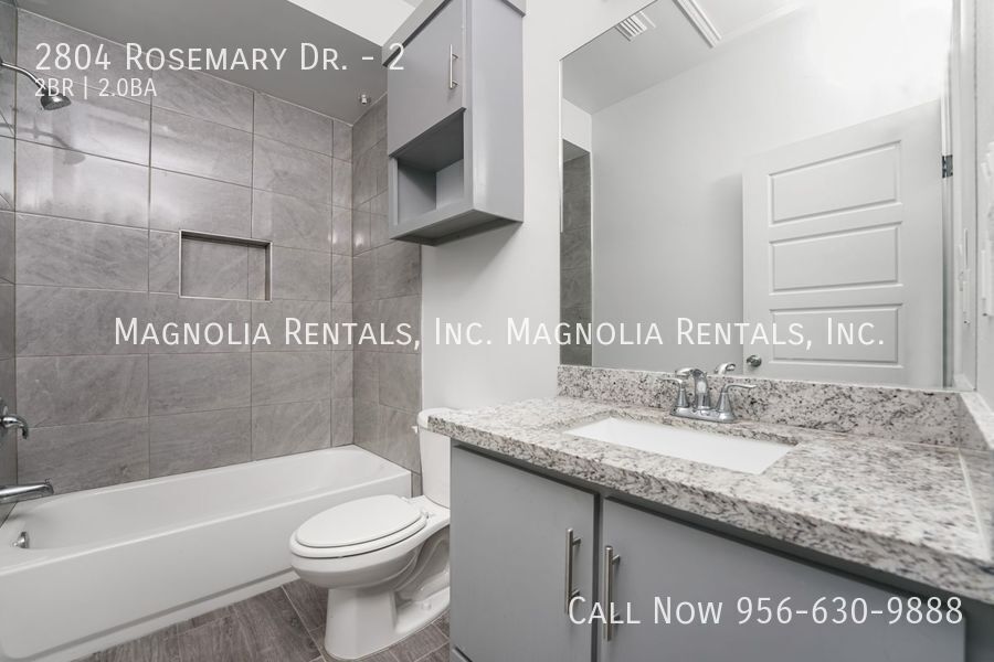 Building Photo - 2804 Rosemary Dr