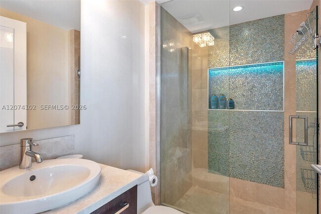 Building Photo - 17121 Collins Ave