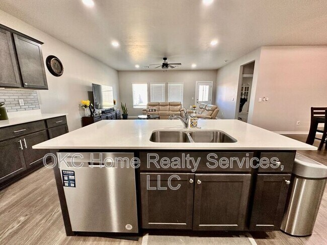 Building Photo - 10341 NW 26th St