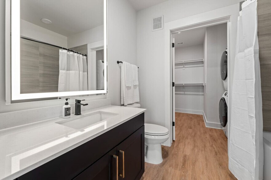 Building Photo - 2609 W Nassau St