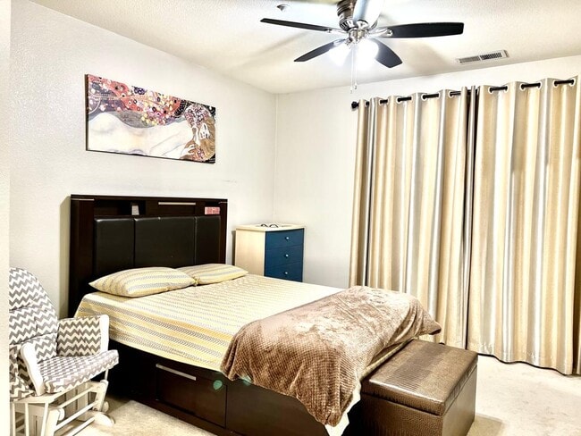 Building Photo - 2622 Baton Rouge Dr