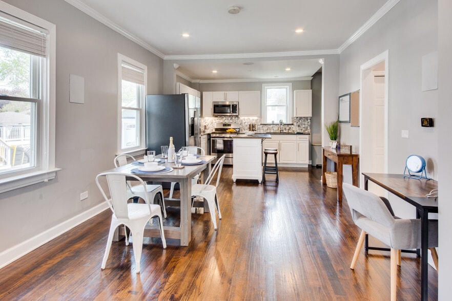 Dinning area/Kitchen - 3717 Highland Ave