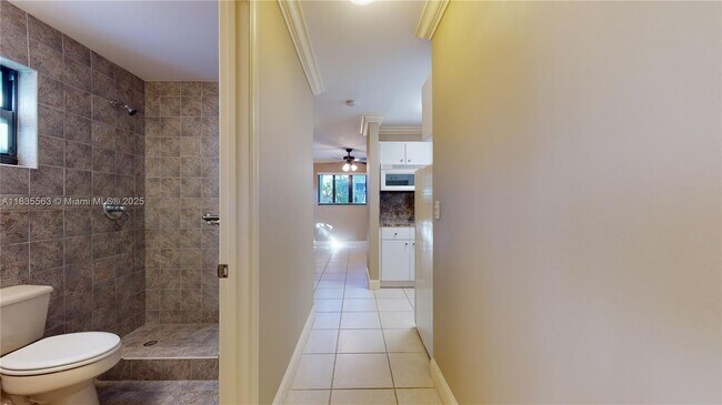 Building Photo - 2708 SW 33rd Ct