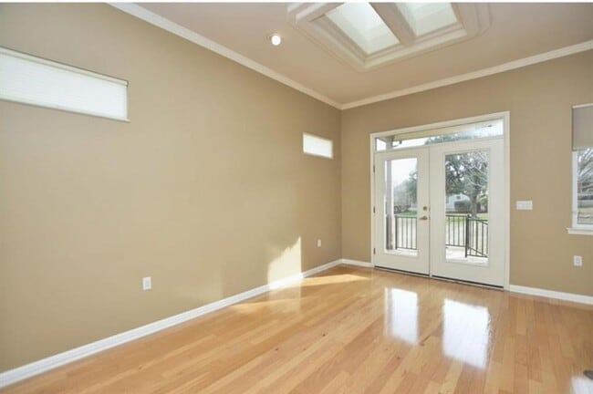 Building Photo - 111 Purple Sage Dr