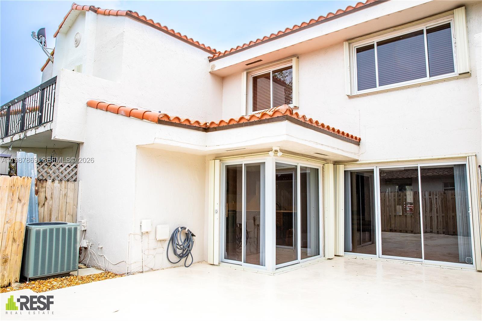 Building Photo - 7523 SW 109th Ave