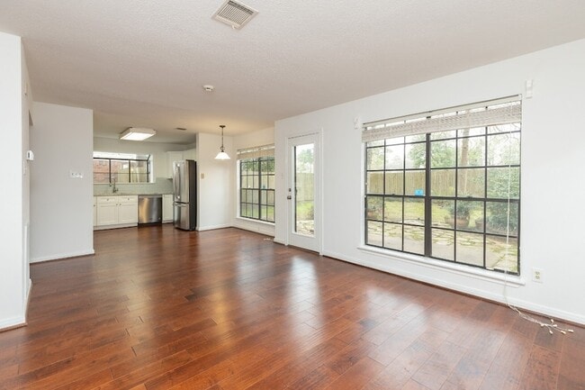 Building Photo - 3223 Golden Willow Dr