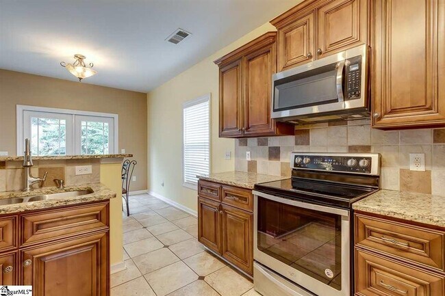 Building Photo - 14 Farmbrook Way