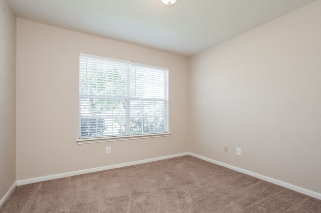 Building Photo - 6823 Dawn Bloom Ln