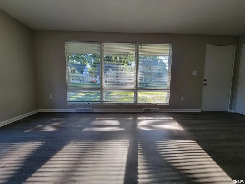 Building Photo - 1111 Summer St