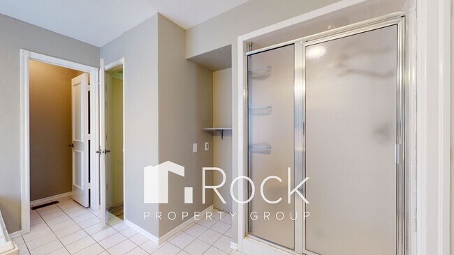 Building Photo - Need space? Take a look at this 4 Bedroom/4.5 Bathroom Home in SW Edmond! *HALF OFF 1st Month's R...