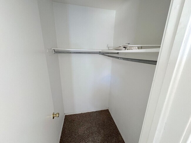 Building Photo - East El Paso 3 bed Refirg A/C