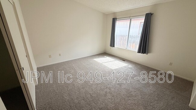 Building Photo - 1747 Bluehaven Dr