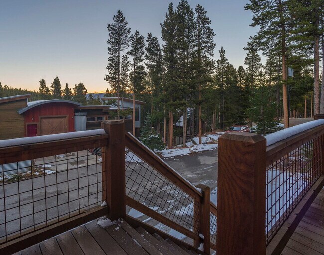 Building Photo - 157 Independence Cir