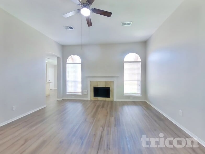 Building Photo - 814 Robins Way