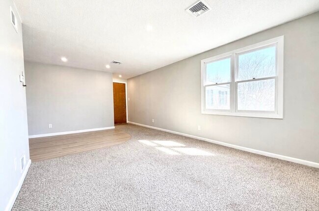 Building Photo - 1063 Tacoma St