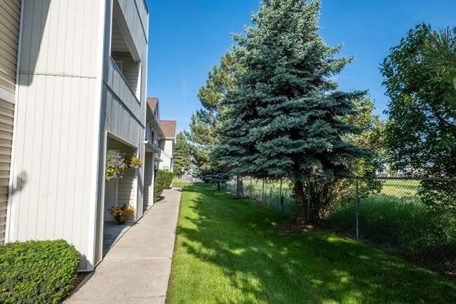 Building Photo - Town house in Post Falls