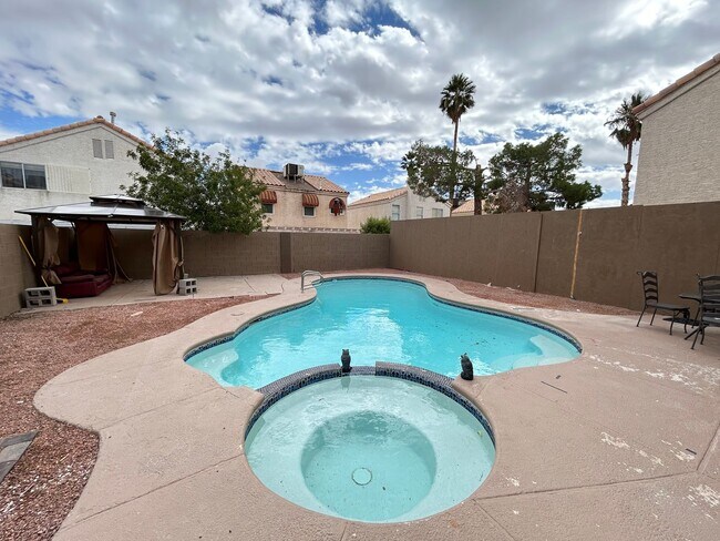 Building Photo - No HOA! 4 Bedroom 2.5 Bath with Pool!