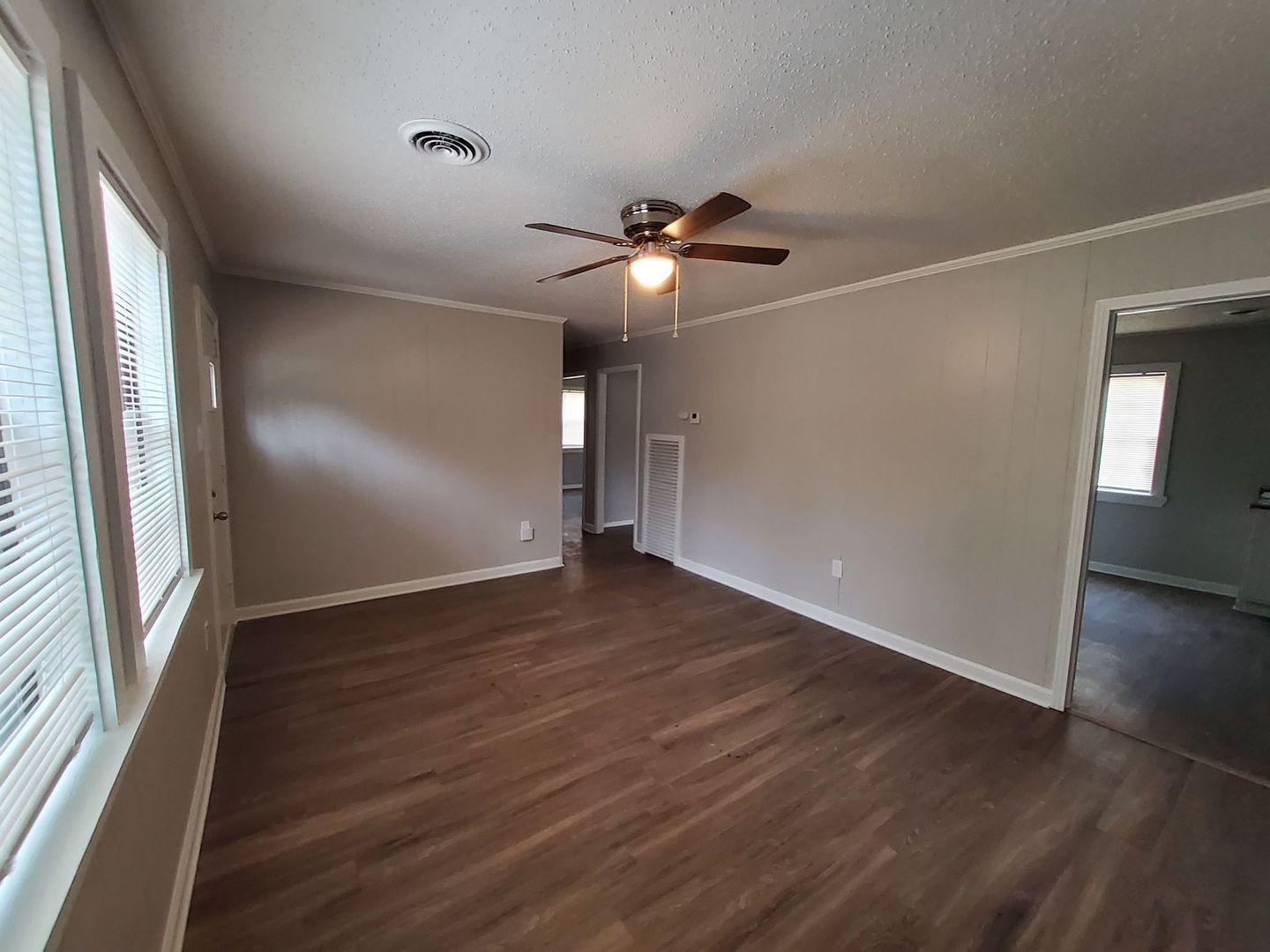 Building Photo - 6884 Ensign Rd