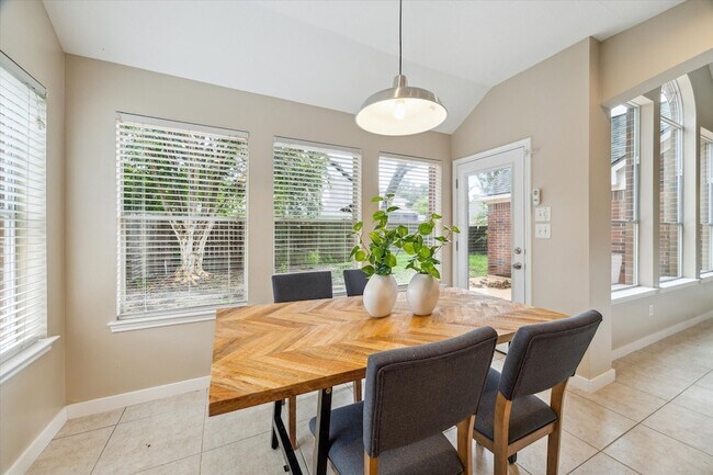 Building Photo - 17426 Little Riata Dr