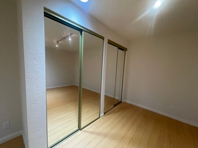 Building Photo - 1154 Kearny St