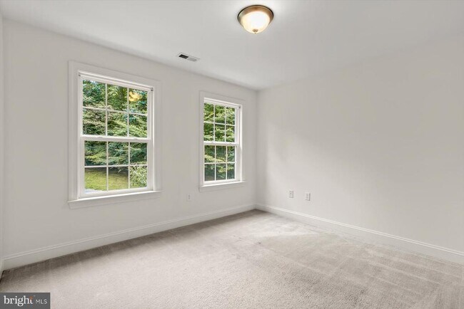 Building Photo - 15900 Tanyard Rd
