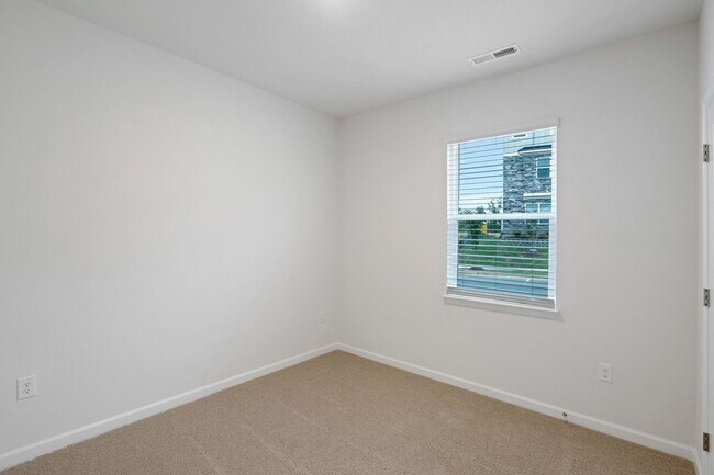 Building Photo - Charming 3BR House in Fuquay Varina