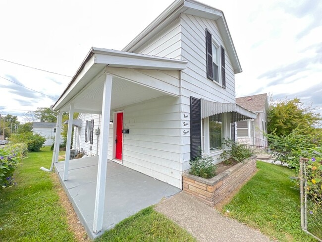 Building Photo - Home on Steele