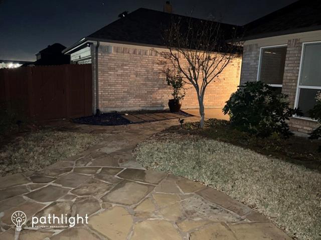 Building Photo - 13624 Valencia Dr