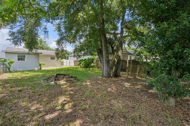 Building Photo - 5000 Huppel Ave