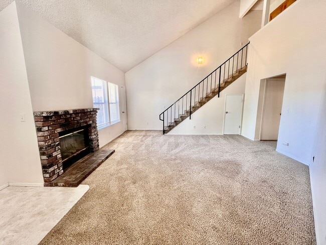 Building Photo - $1,950 Princeton & Brawley, 3 Bed - N Dewe...